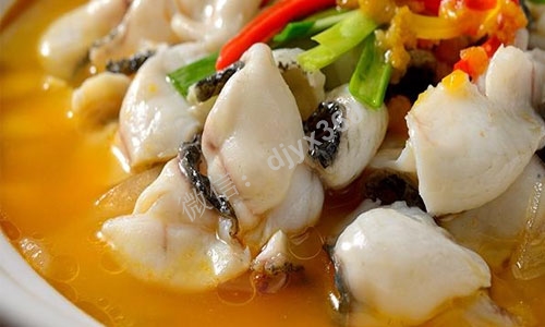 连续亏损20天的酸菜鱼店，如何通过“免费试吃”，1年卖出100万条