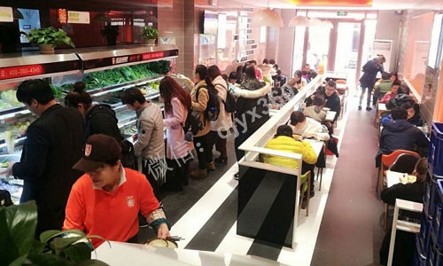 麻辣烫店没生意怎么办，不在繁华的商业街，这样开也能年赚50万